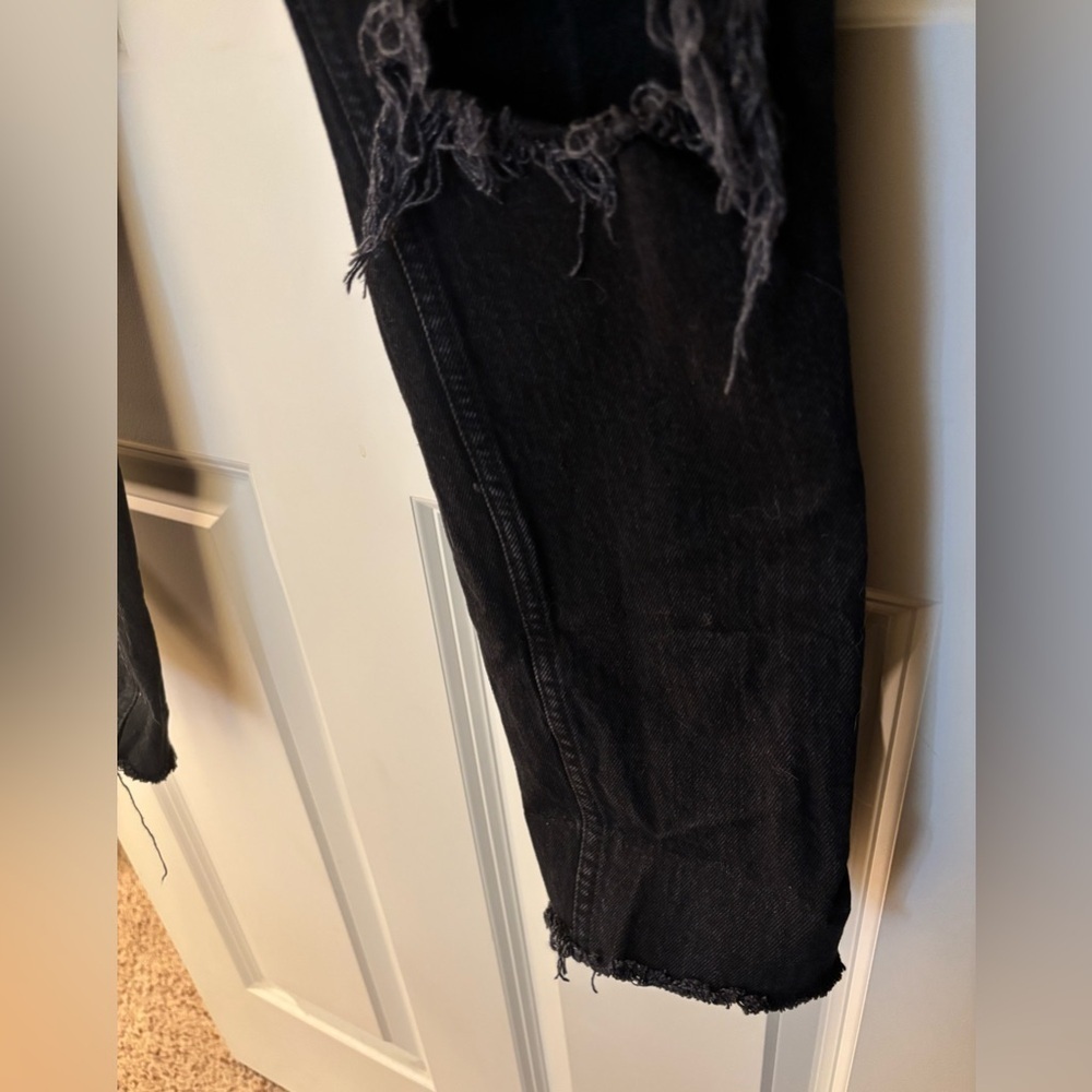 Abercrombie Curve Love High Rise Skinny in Distressed Black, Size 2/26 Long - Picture 6 of 12